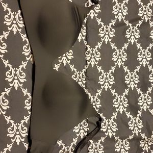 Nwot Victoria secret black tshirt bra size 32C